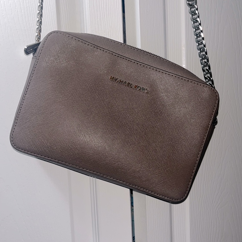 Michael Kors Jet Set Large Saffiano Leather Crossbody Bag, Taupe Silver Hardware